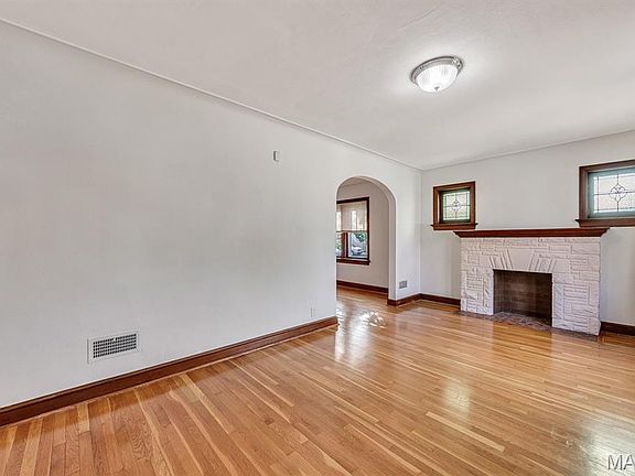 5th image of 5748 Devonshire Ave