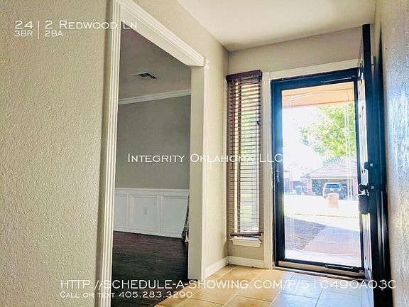 3rd image of 2412 Redwood Ln