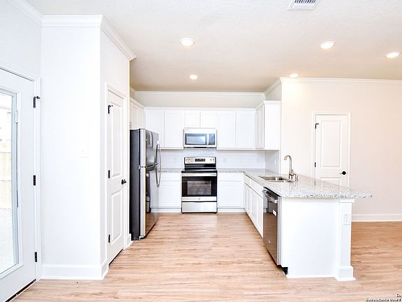 4th image of 10314 Candlewood Way #102