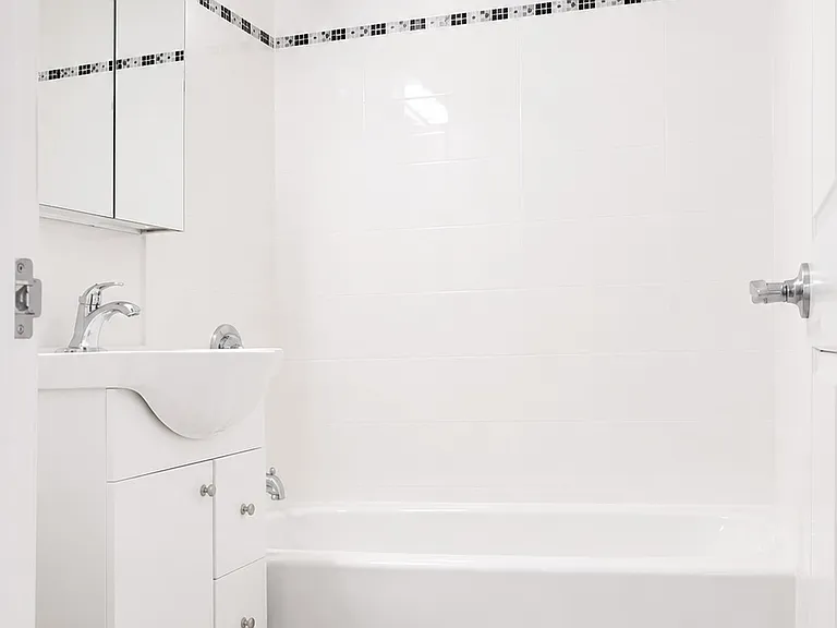 353 Amsterdam Ave #2 — Photo 9