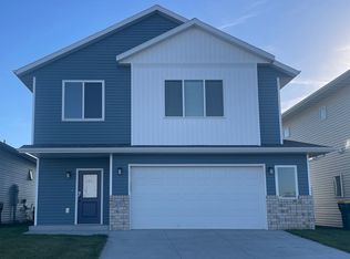 2717 12th St W, West Fargo, ND