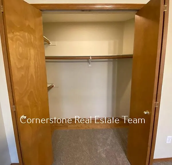 1345 Coolcrest Dr — Photo 9