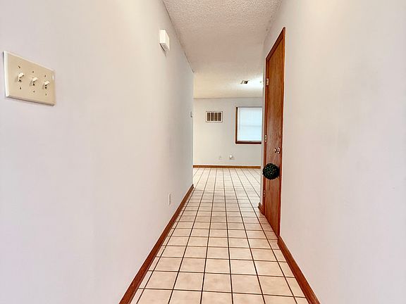 2nd image of 105 Mountain View Dr