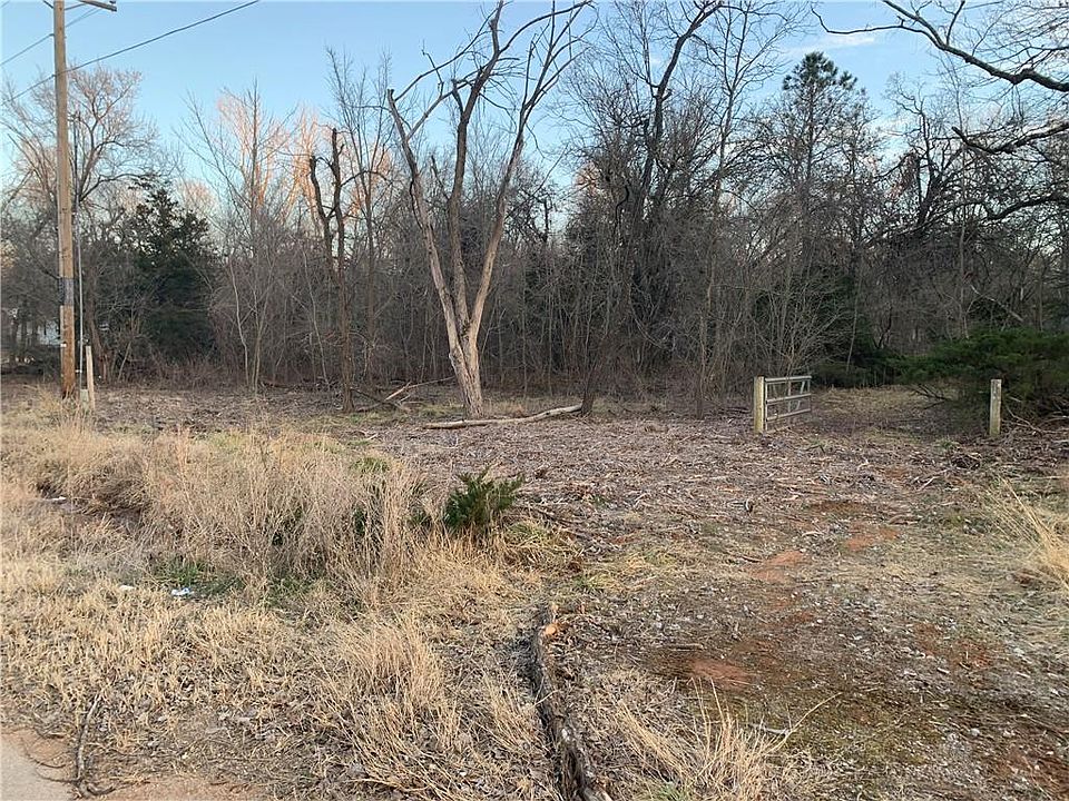 2nd image of 6001 158th St