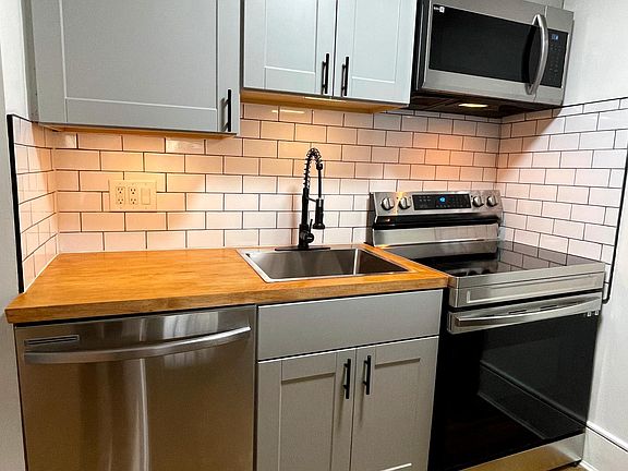 5th image of 909 Belmont Ave E #2