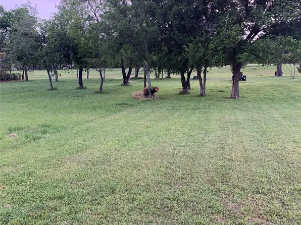 42 Half Moon Way, Bridgeport, TX 76426