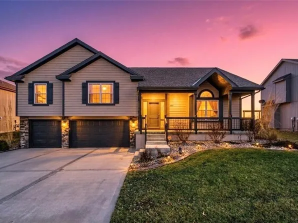 1004 SE Beatty Ct, Blue Springs, MO 64014