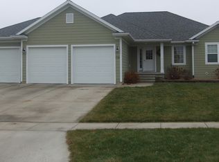 718 Hunters Ridge Rd, Brookings, SD 57006