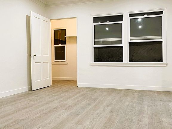 4th image of 2956 1/2 Francis Ave