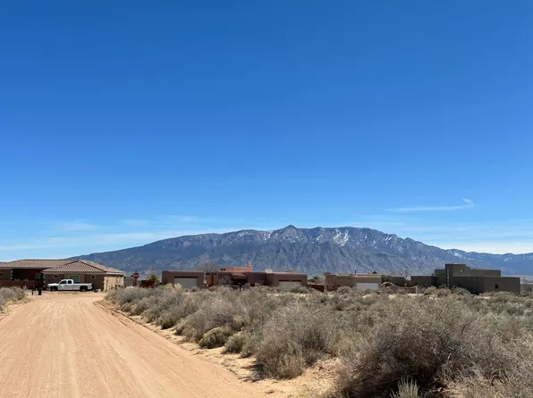 2101 Eucalyptus Rd NE, Rio Rancho, NM 87144