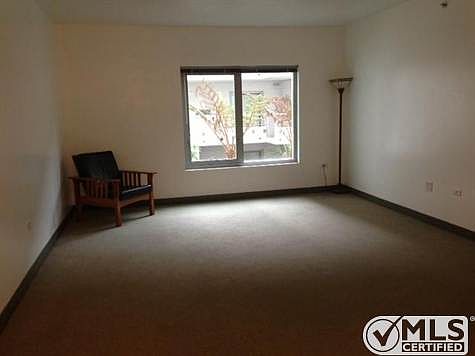 4th image of 425 W Beech St Unit 341