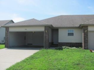 4329 W La Siesta St, Springfield, MO 65802