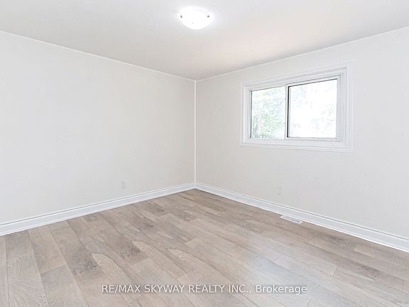 2nd image of 457 Woodward Ave N