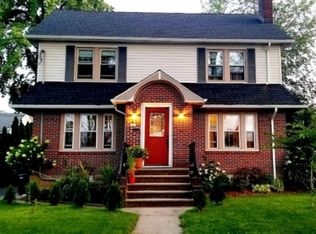 204 Cranford Pl, Teaneck, NJ 07666