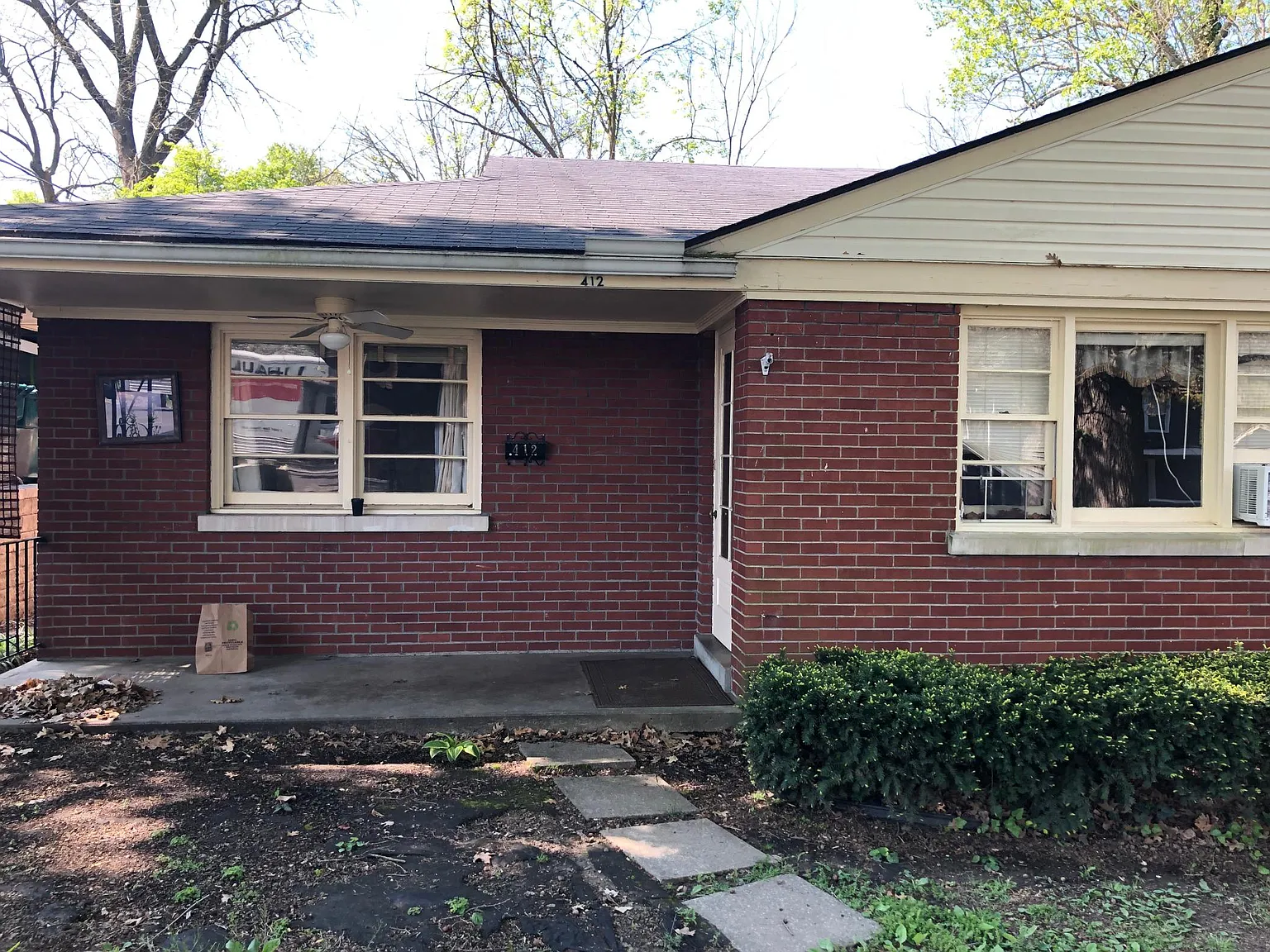 412 Oak St — Photo 2