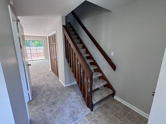 4th image of 718 Hecate Dr