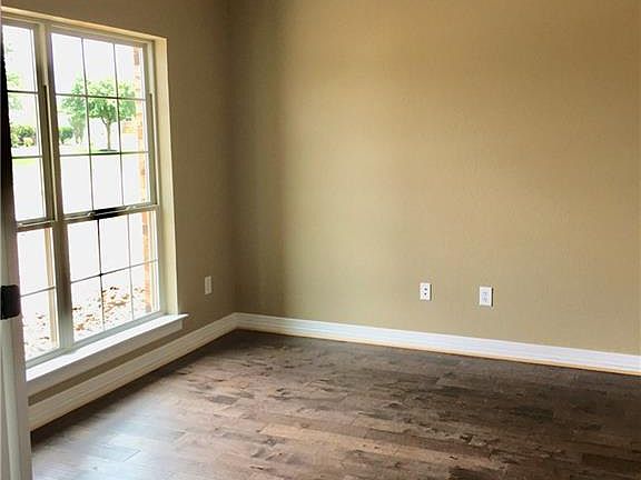3rd image of 301 Hamer Dr