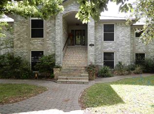 1301 Lakeshore Dr, Marble Falls, TX 78654
