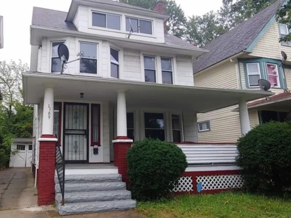 1169 Melbourne Rd, East Cleveland, OH 44112