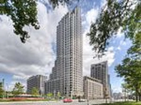 99 Sloping Sky Mews, Toronto, ON M5V 1P4