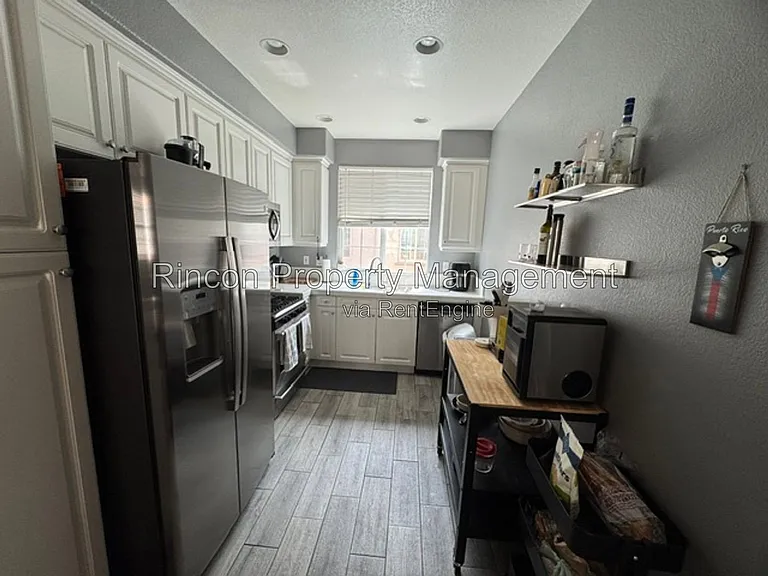 2333 Chapel Dr — Photo 1