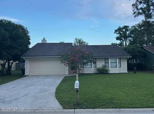 657 Radnor Ln, Jacksonville, FL 32221