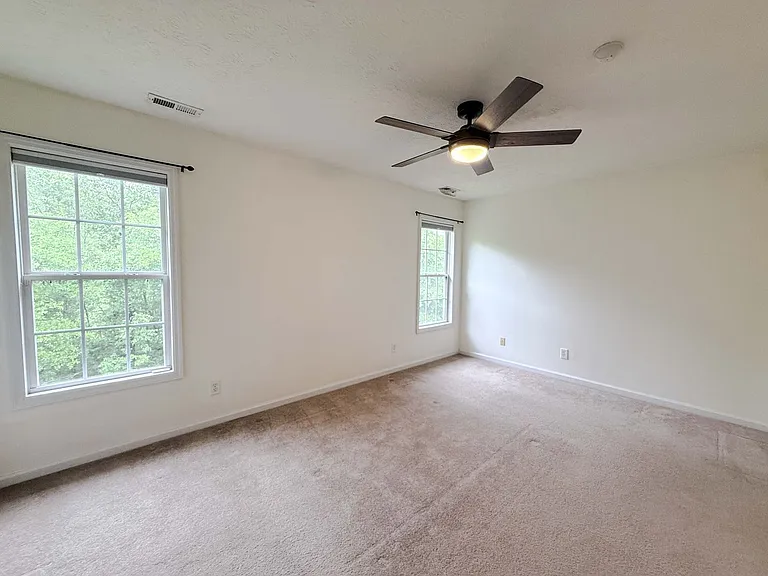 7704 Redwood Ave — Photo 9