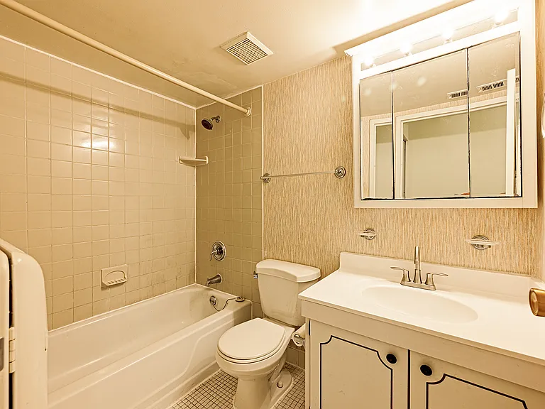 9728 Kingsbridge Dr #101 — Photo 10