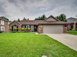 5802 Emily Ct, Midlothian, TX 76065