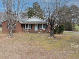 3917 Jamestown Rd, Morganton, NC 28655