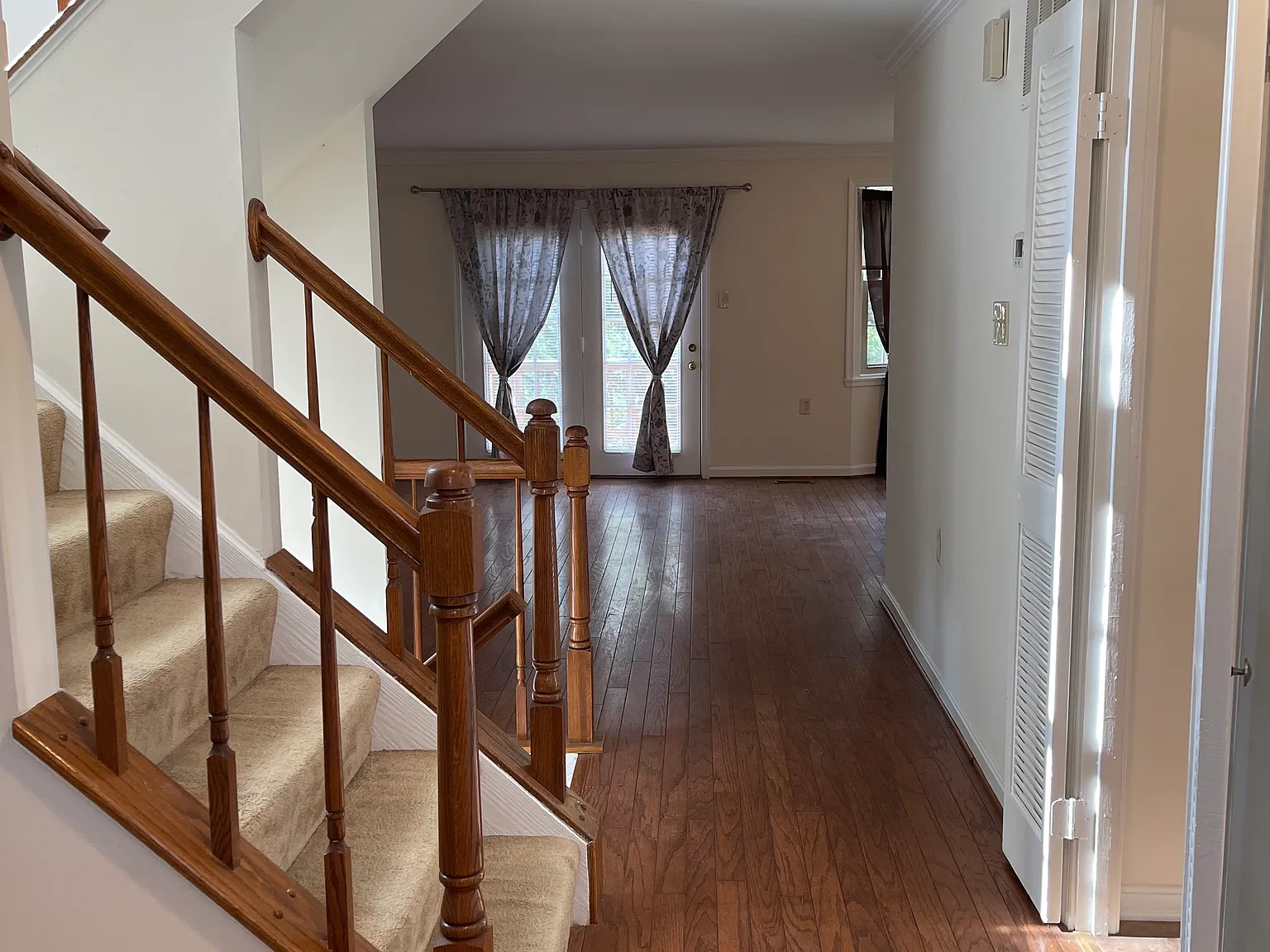 4 bed, 3.5 bath, 2250 sqft, $2,925 — Photo 4