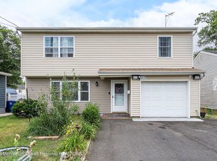 184 Seabreeze Ave, Middletown, NJ 07748