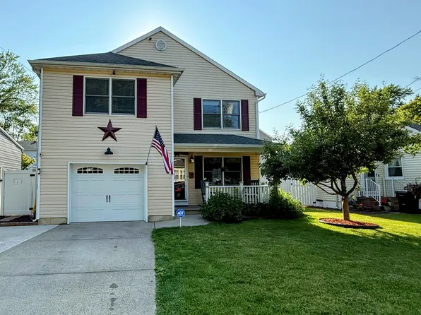 27 Pacific Avenue, North Middletown, NJ 07748