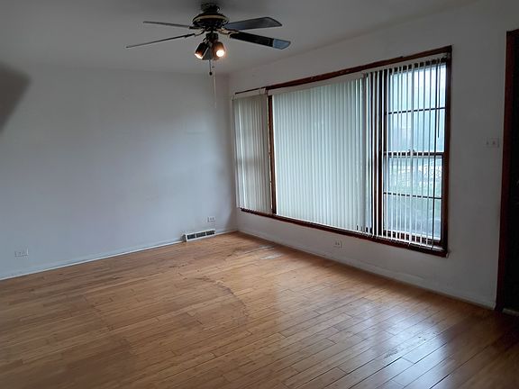 4th image of 2133 W 49th Pl