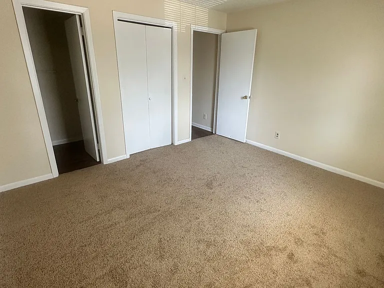 Chimney Creek Apartments — Photo 10
