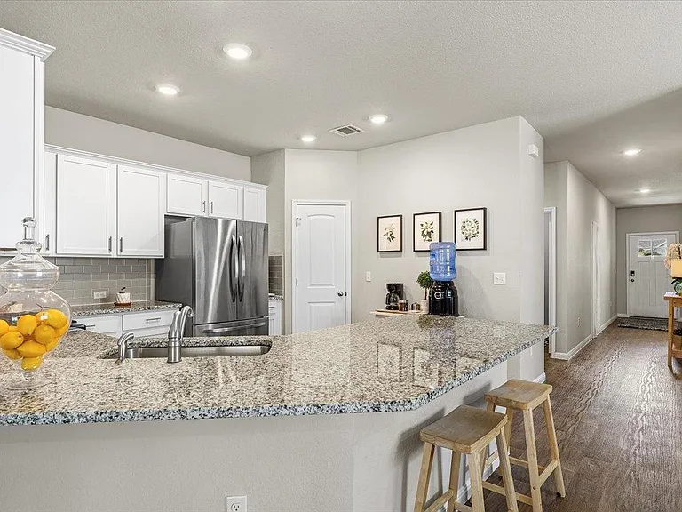 112 Rainmaker Cv — Photo 6