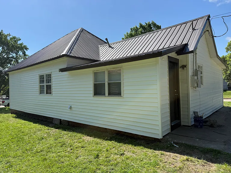 829 S Wyandotte Ave — Photo 4