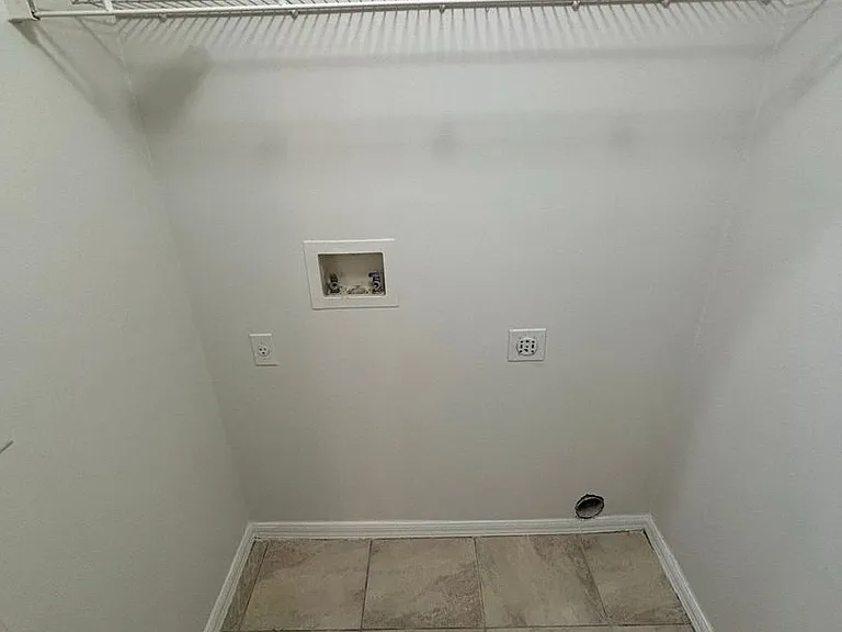 205 Churchill Ct — Photo 15