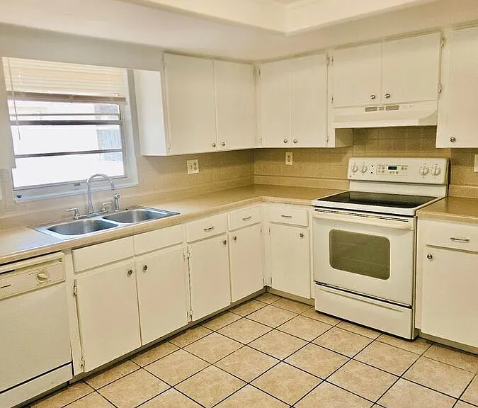 7621 Ilex Dr — Photo 26