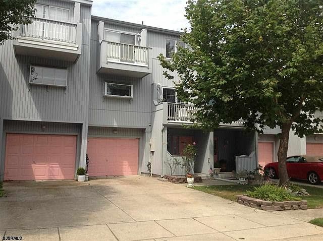 2nd image of 429 Seahorse Rd