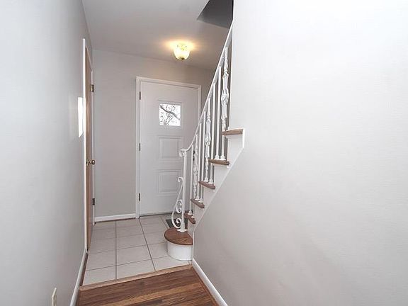 5th image of 498 Sunland Dr