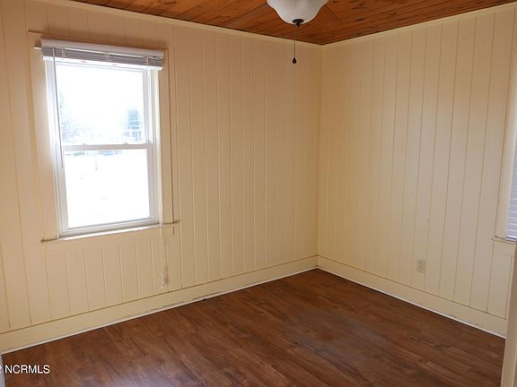 4th image of 509 W Bogue Blvd