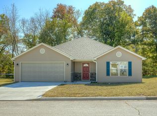 2034 Marigold, Carthage, MO 64836