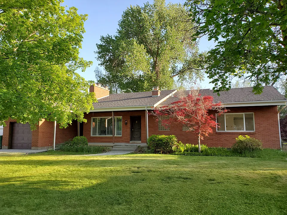 4614 S Creekview Cir