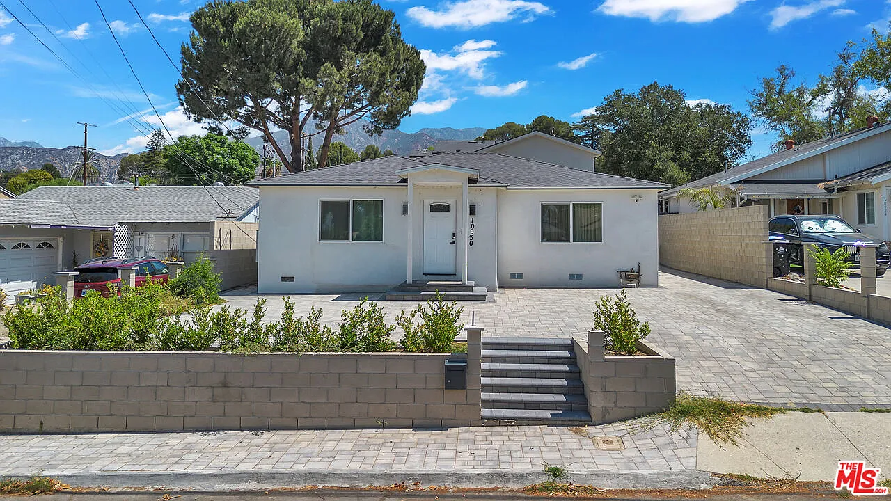 2 bed, 1.5 bath, 1105 sqft, $3,500 — Photo 1