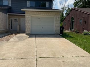 324 Brookdale Dr APT C, Bloomingdale, IL 60108