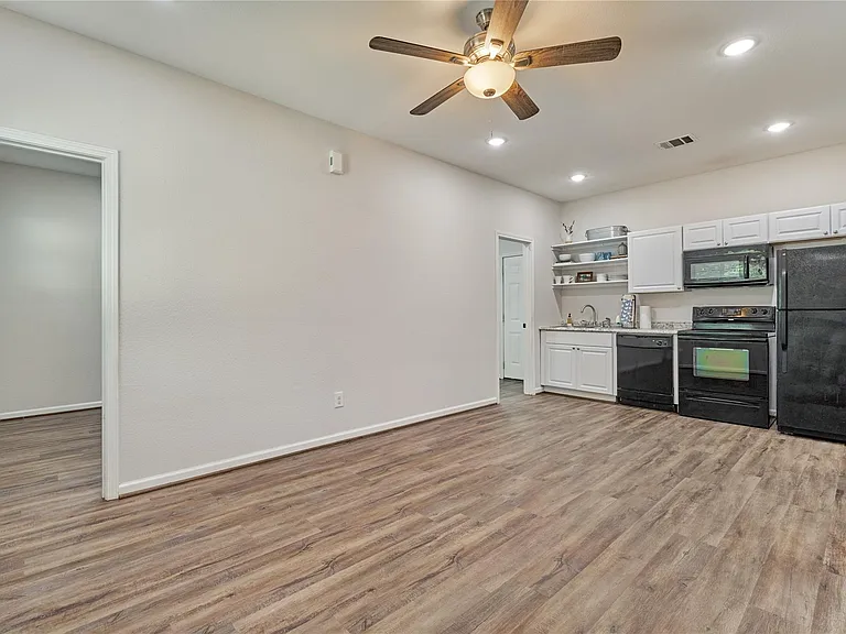 18147 Firepine Ln — Photo 7