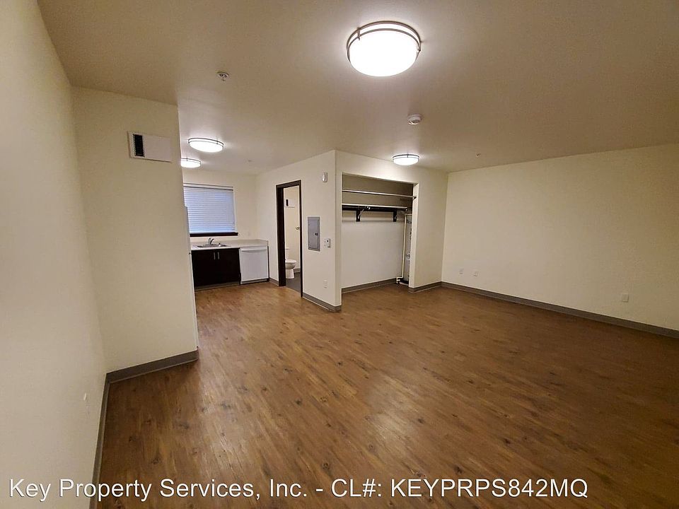 2nd image of 3303 NE 78th Ave APT 20