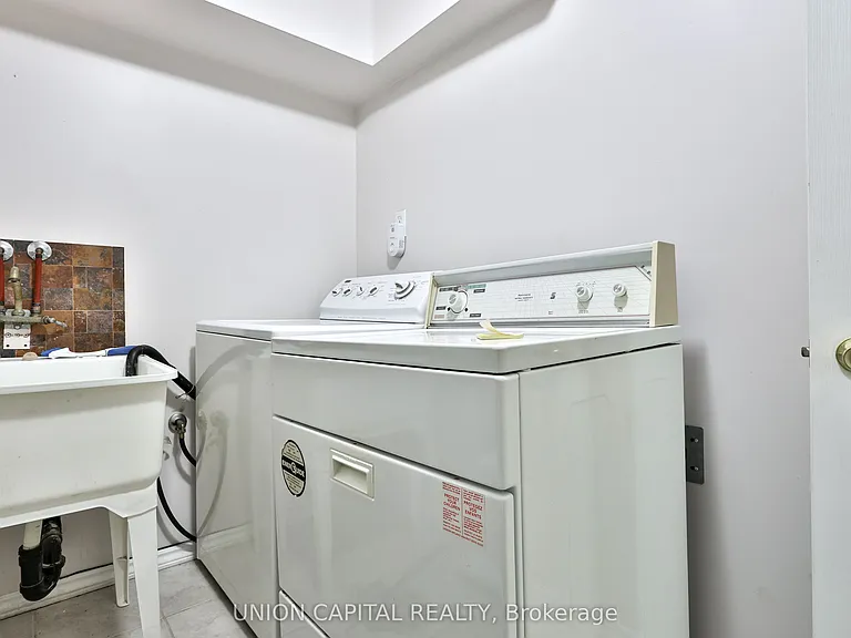 168 Old Sheppard Ave #BASEMENT — Photo 8