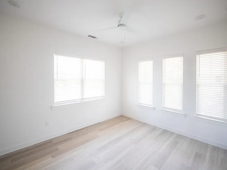 Pre-Leasing For August 2026! — Photo 14